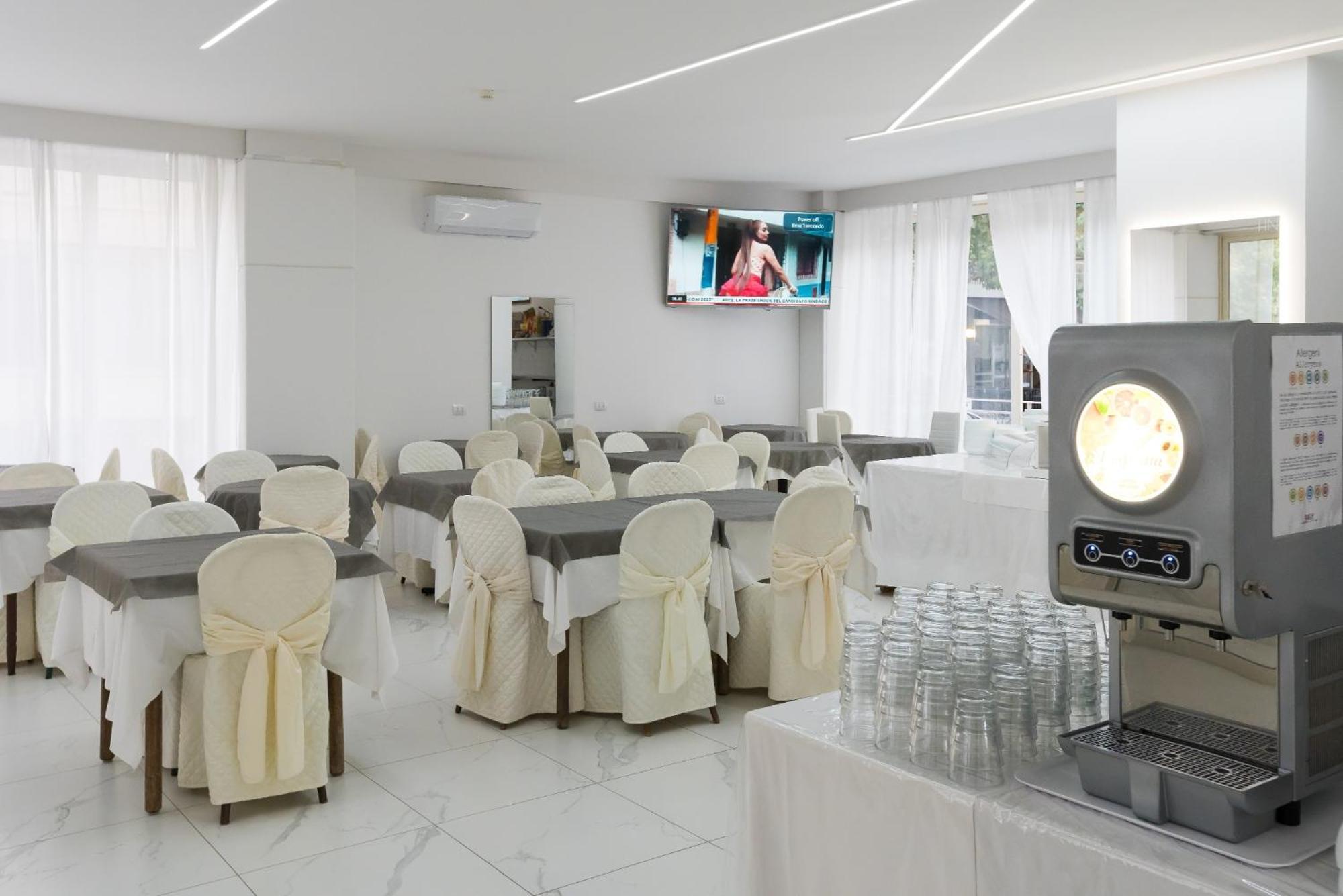 Hotel Ninfea Cattolica Buitenkant foto