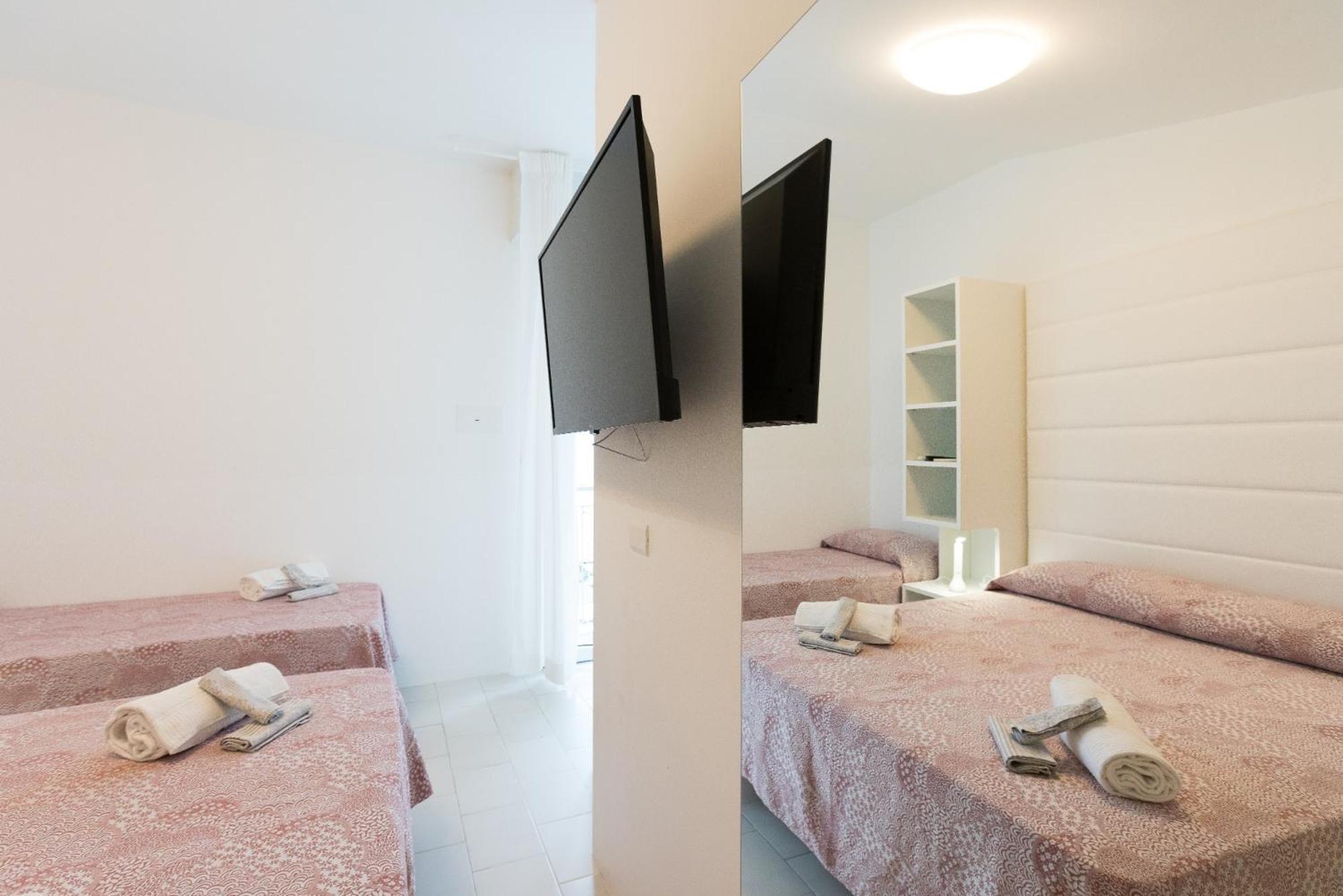 Hotel Ninfea Cattolica Buitenkant foto