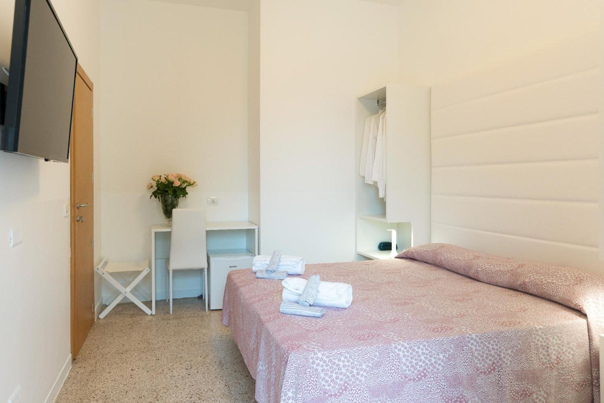 Hotel Ninfea Cattolica Buitenkant foto