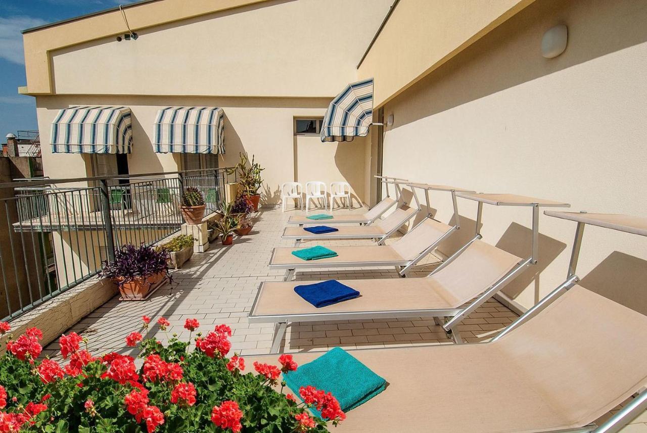 Hotel Ninfea Cattolica Buitenkant foto
