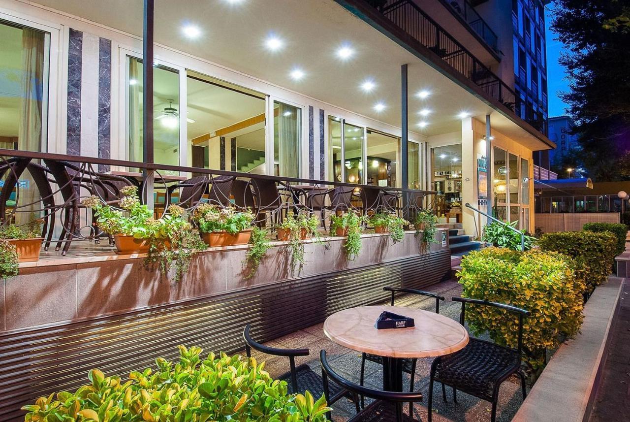 Hotel Ninfea Cattolica Buitenkant foto